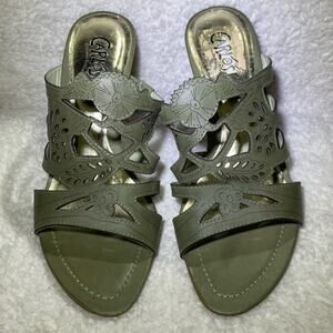 Carlos Santana Olive Green Cutwork Leather Stack Heel Slides Size 7 Sandal Mules